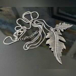 Silver Tone Double Leaf Pendant Necklace Pave Crystals Box Link Chain